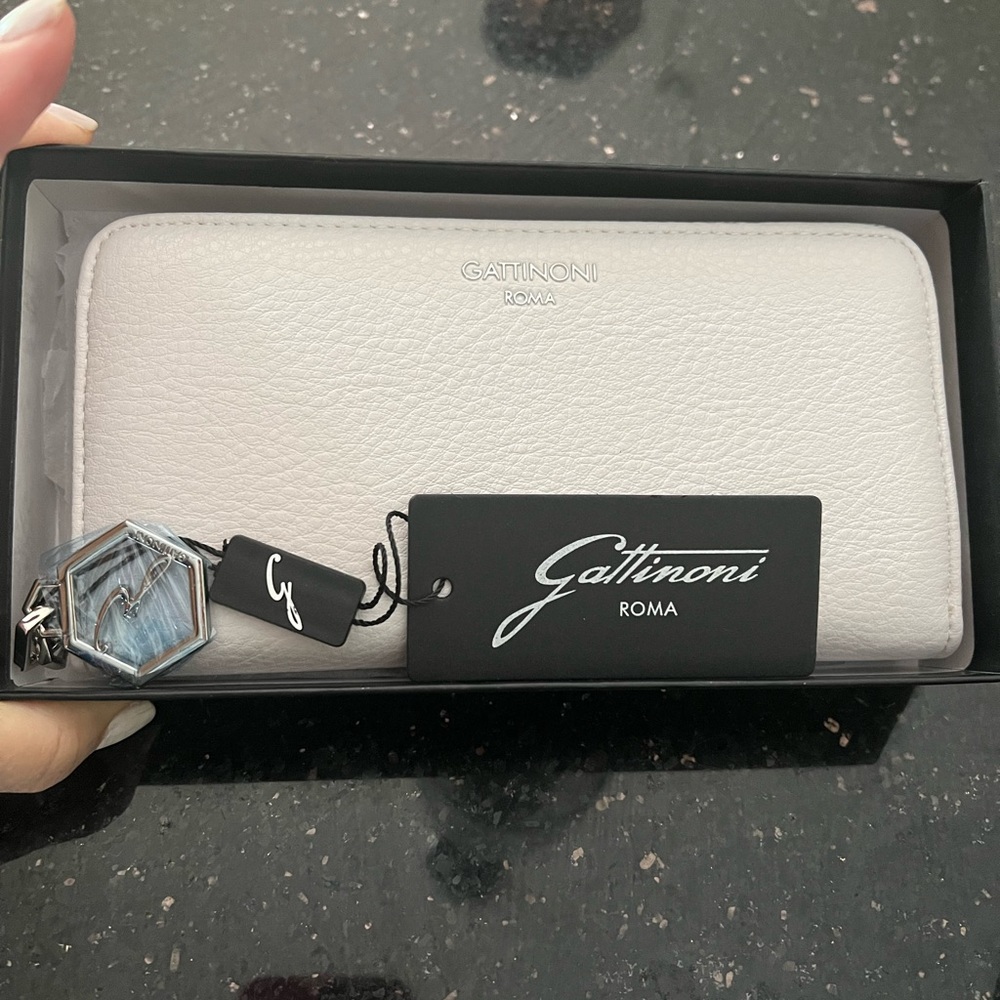 Gatttinoni White Magnolia zipper wallet